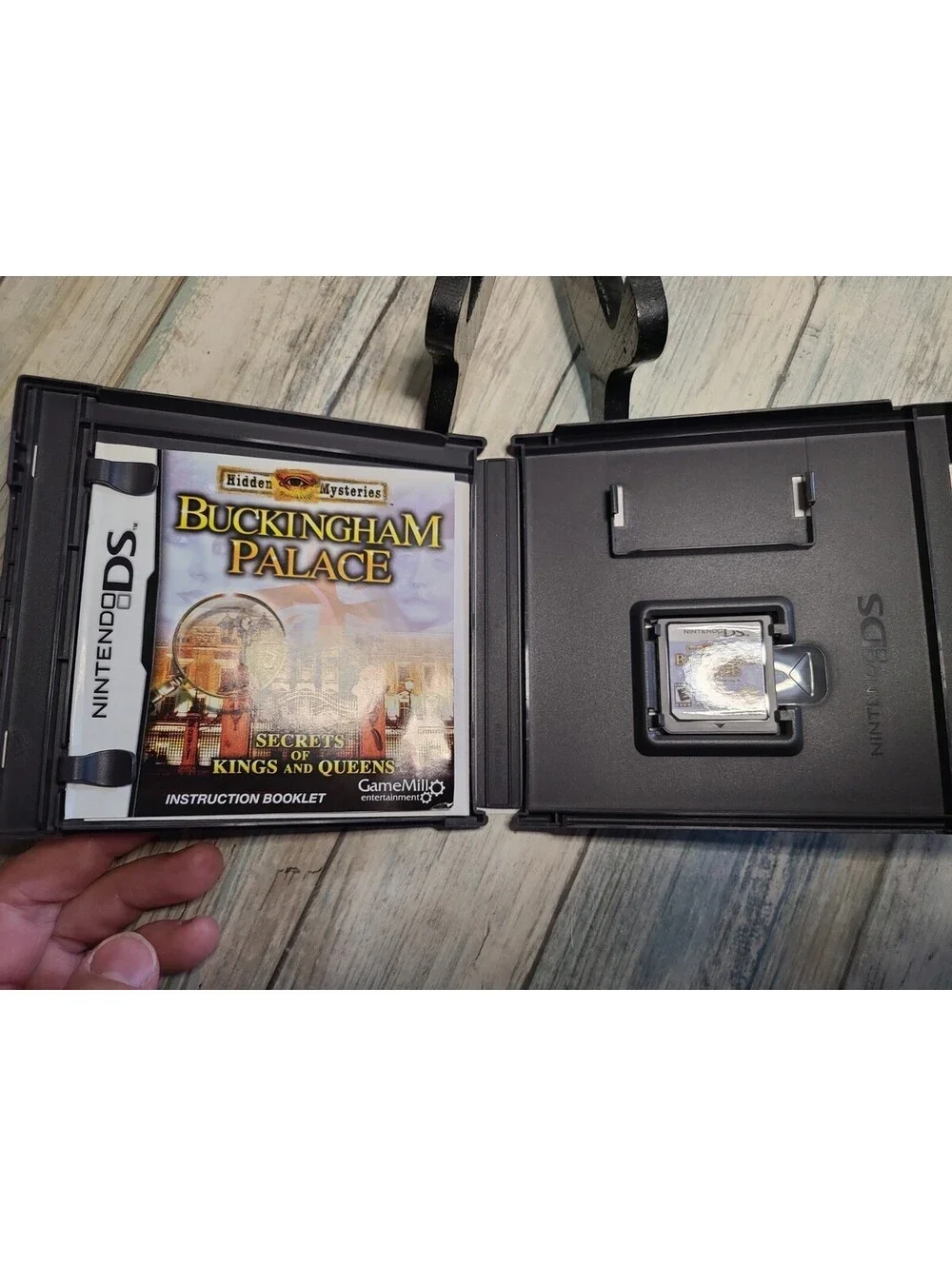 Hidden Mysteries: Buckingham Palace - Secrets of Kings and Queens (Nintendo DS,